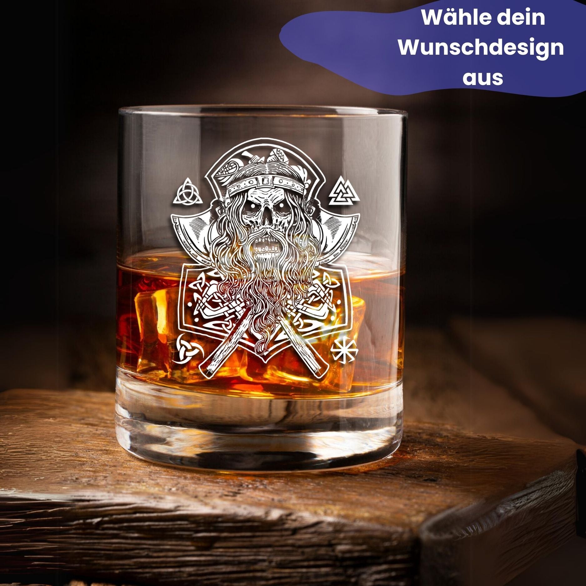 Glas mit Gravur eines Wikingermotivs
