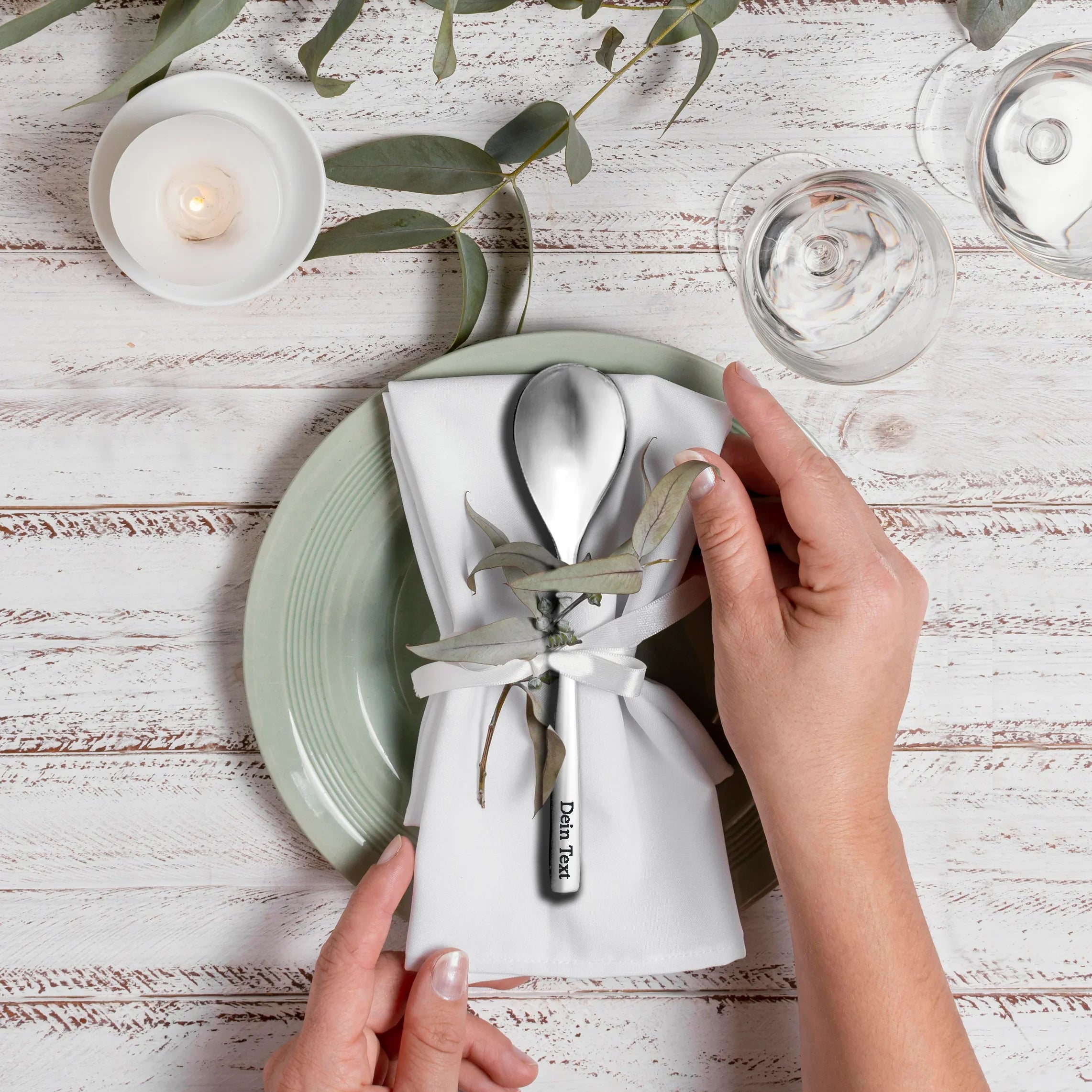 Löffel Esslöffel silber mit Gravur auf Teller